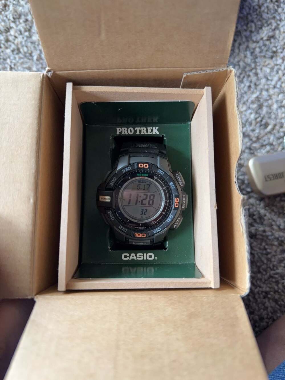 Casio Pro Trek PRG-240 Digital Watch - Picture 2 of 3